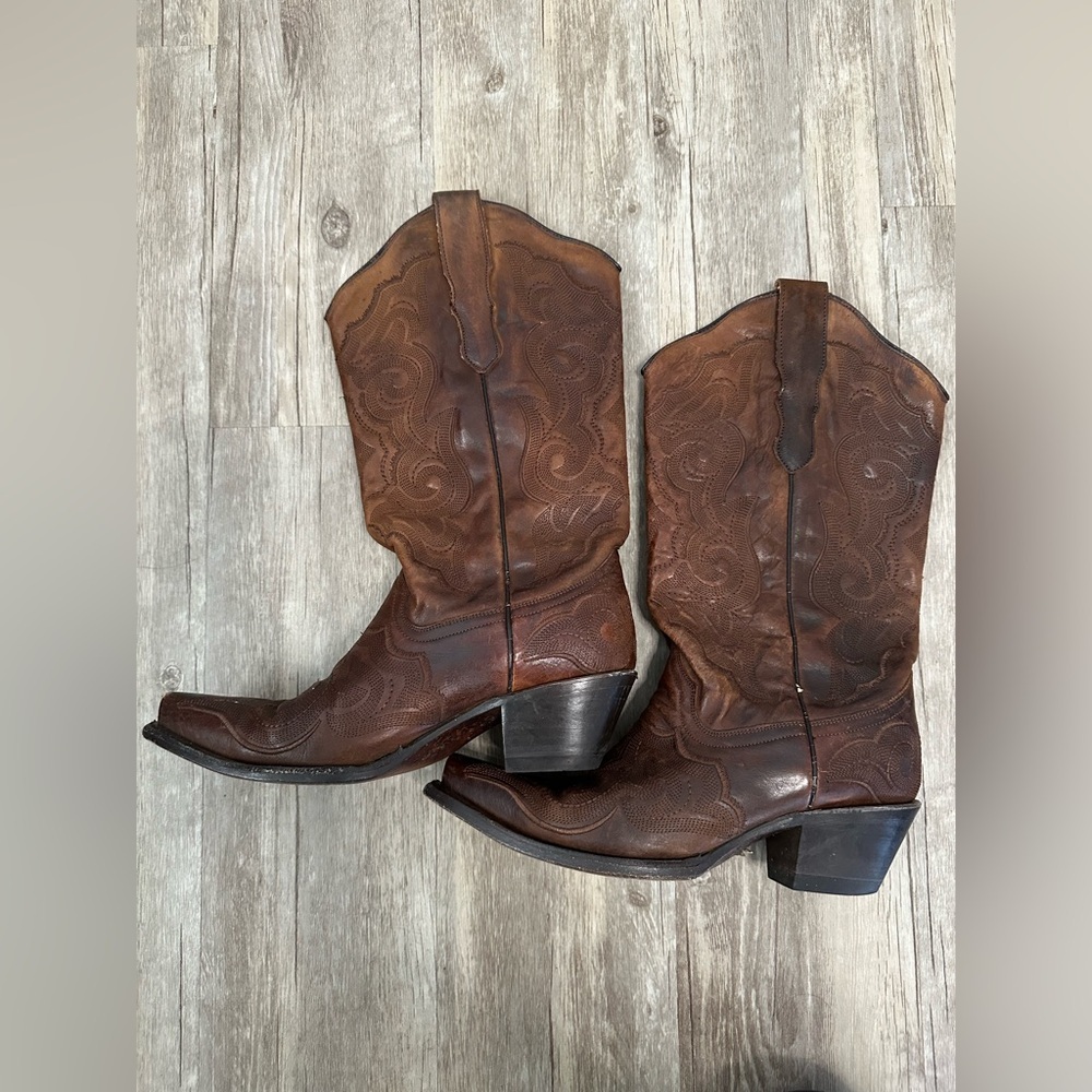 Corral women’s cowboy‎ boots size 9